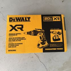 Dewalt Max Cordless Brushless Screw Gun Kit with (2) 2.0ah Batteries, Charger, Toolbag - Brand New