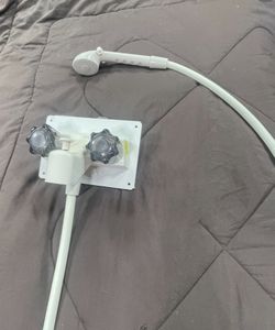 RV/Camper Tub and Shower Fixtures