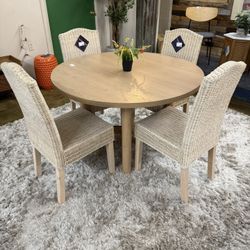 Round Kitchen Table With 4 Chairs
