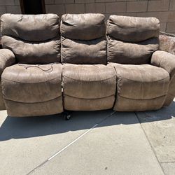 Free Reclining Sofa