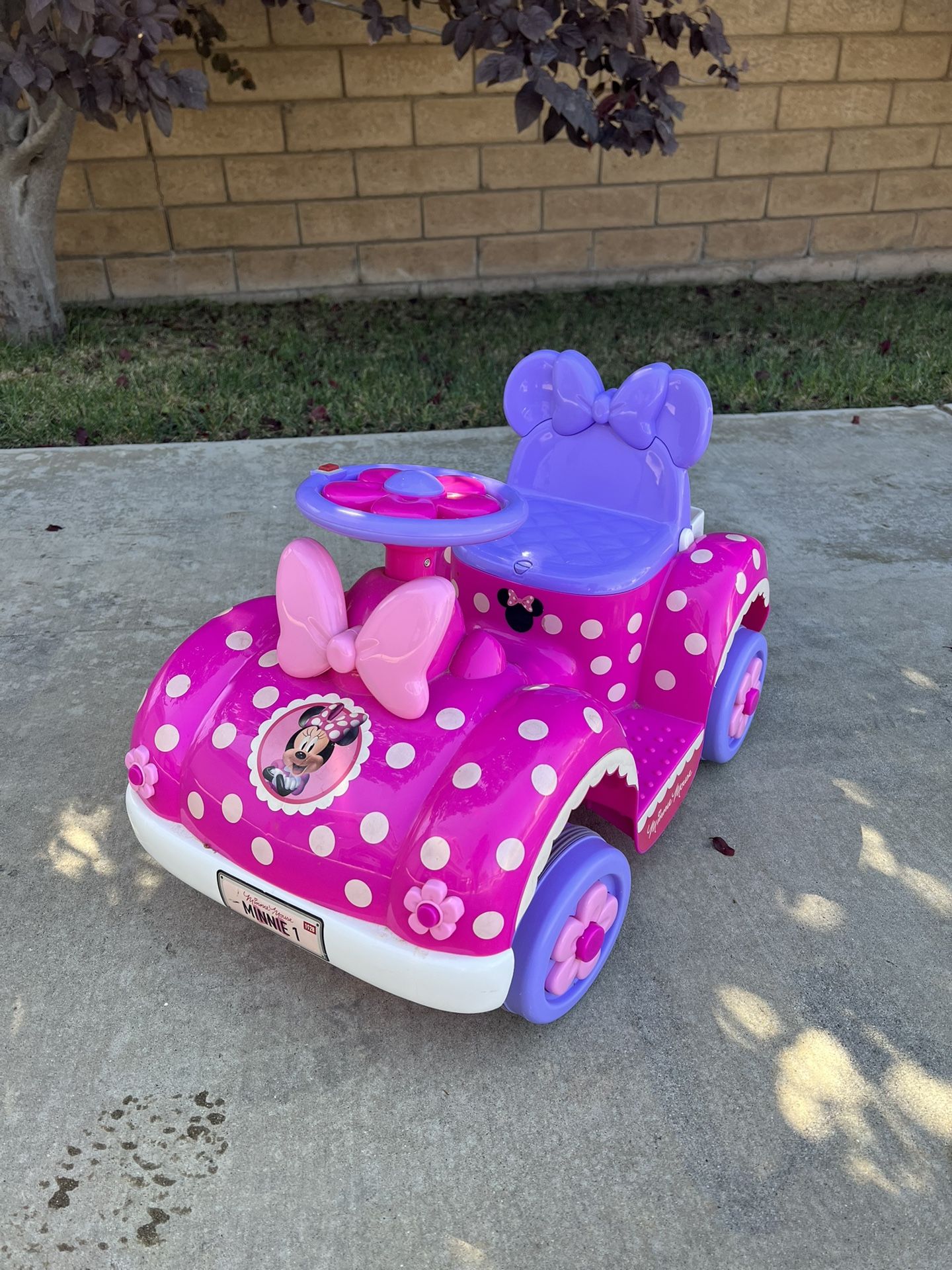 Minnie Mouse Ride On Car 
