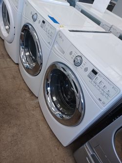 WHIRLPOOL DUET FRONT LOAD WASHER AND GAS DRYER SET