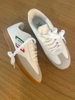UMBRO-TX Men's Low Top Athletic Sneakers - White/Red/Green  Sz 10 - New