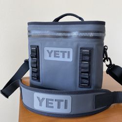 YETI Hopper Flip 8 