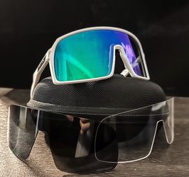 New Oakleys  Box, Pouch Cloth All Included