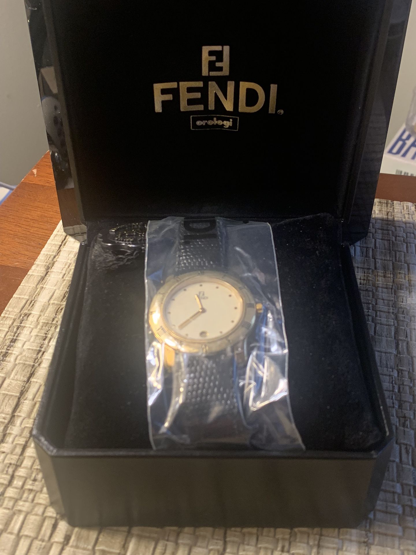 VINTAGE FENDI OROLOGI WATCH NOS W/ DESIGNER