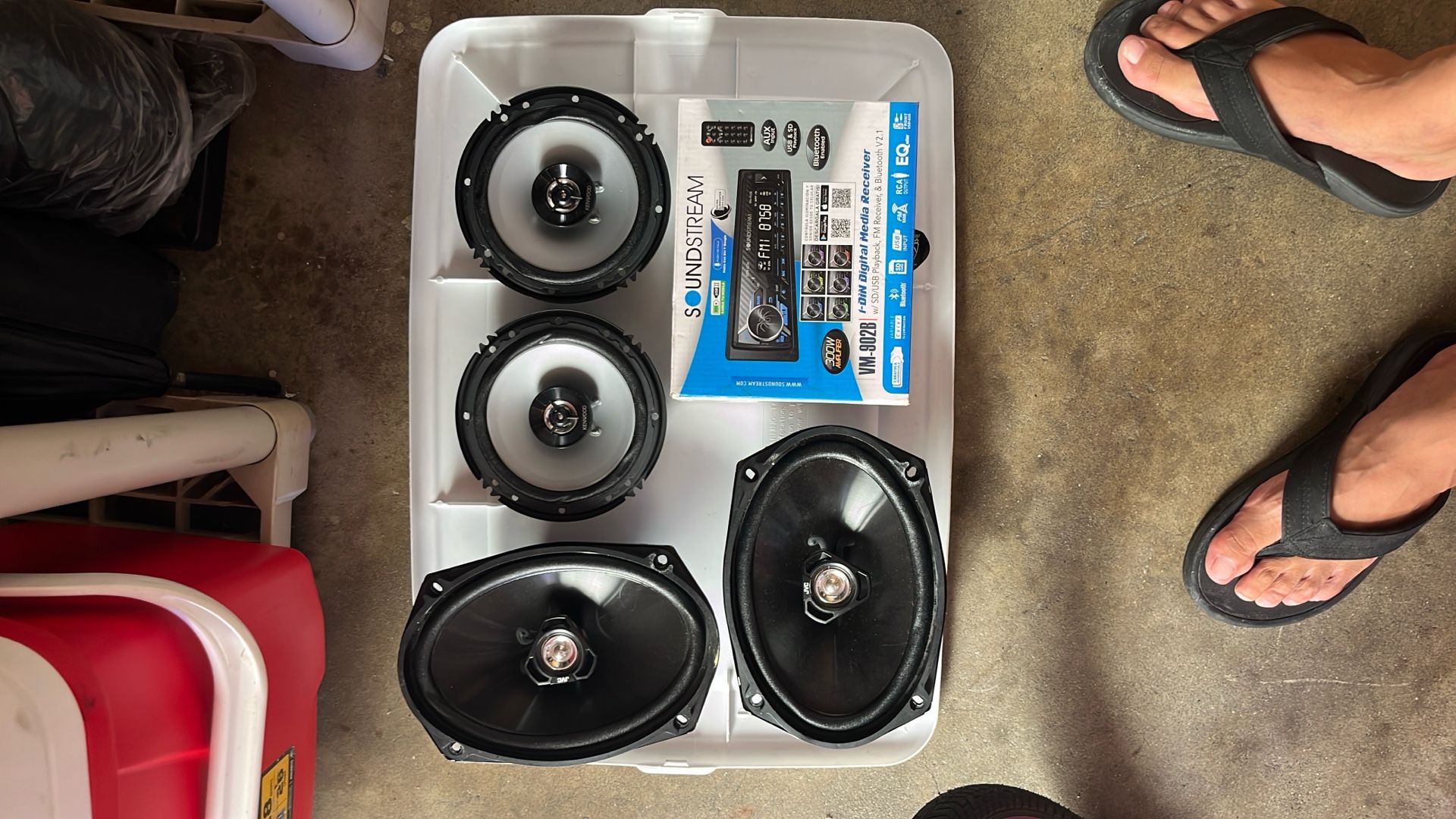 Stereo and speakers for car