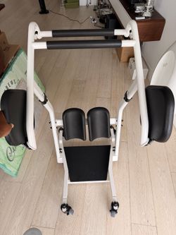Manual Standing Transfer Aid – White Frame, Black Pads
