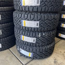265 70 17  Goodyear wrangler duratrac  RT