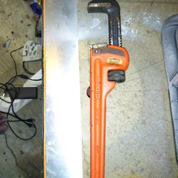 NEW RIGID 14in. Long Pipe Wrench (Plumbers Pipe Wrench)Opens 2 1/2 In. Pipe Wrench