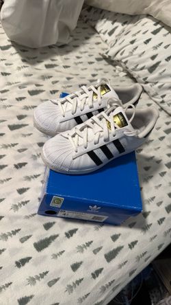 Adidas superstars