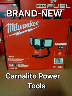 Milwaukee M18 18-Volt Lithium-Ion Cordless 4500 Lumens ROVER Dual Power Triple-Panel Flood & Area Light (Tool-Only)