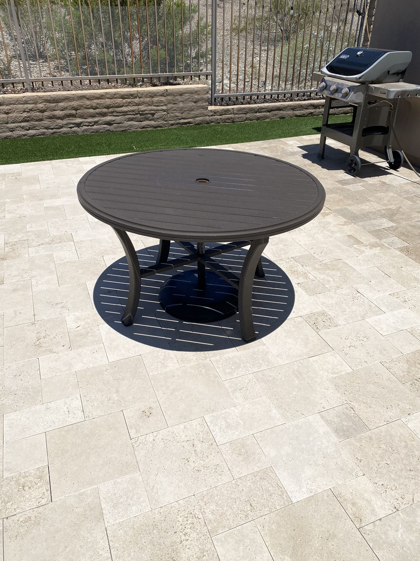 TROPITONE PATIO TABLE