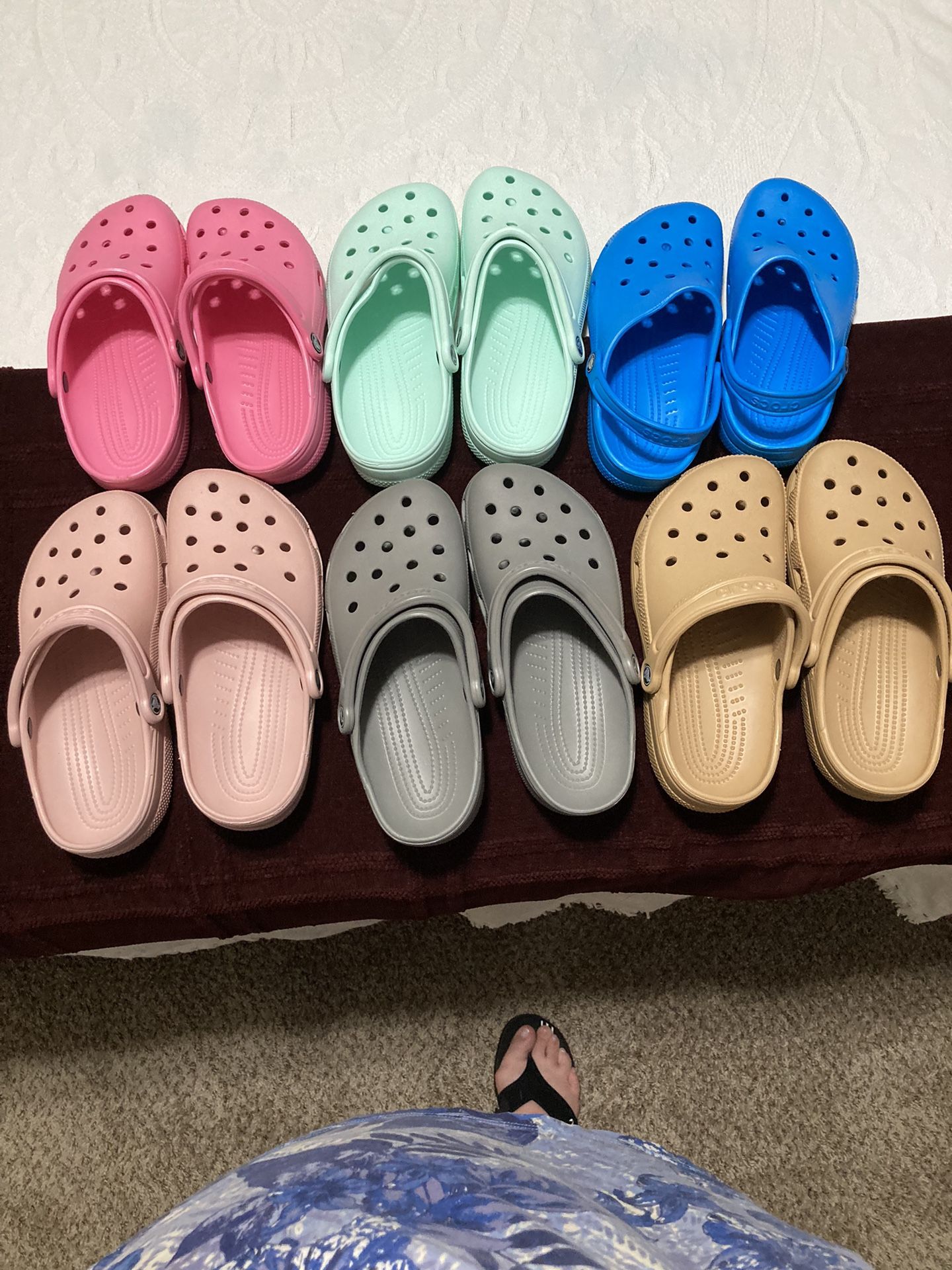 New Crocs Unisex-Adult Classic Clogs