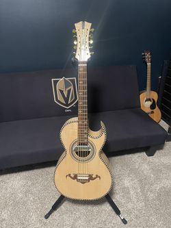 Bajoquinto AmBakati With Pick Up And Hard Case