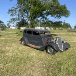 1934 Ford Sedan Metal Chopped 