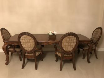 Dining table set