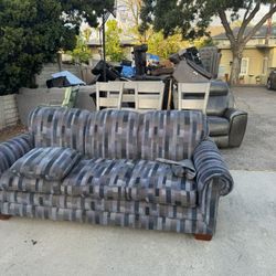 Free Furniture 