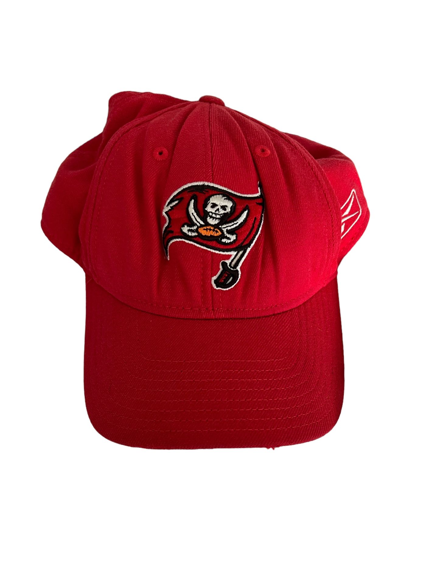 Tampa Bay Buccaneers Reebook Red Cap Previously Owned. Stretch Pirate B18