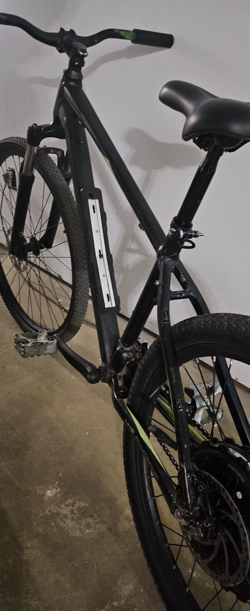 SPECIALIZED BIKE.