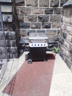 Grill charbilo