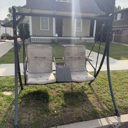 FREE OUTSIDE SWING SEAT