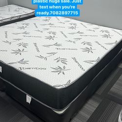 Huge sale for Mattress And Box Twin size mattress and box 150.$ full 190$ Queen 200$ king 290$. free delivery free set up 708….280….7715… cash or Zell