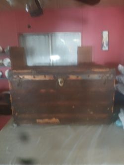 Louis Vuitton Trunk