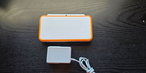 New 2DS XL, 200+ Games, Charger, Pokemon Bank for trade