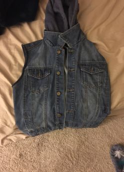 Jean jacket sleeveless with hoodie