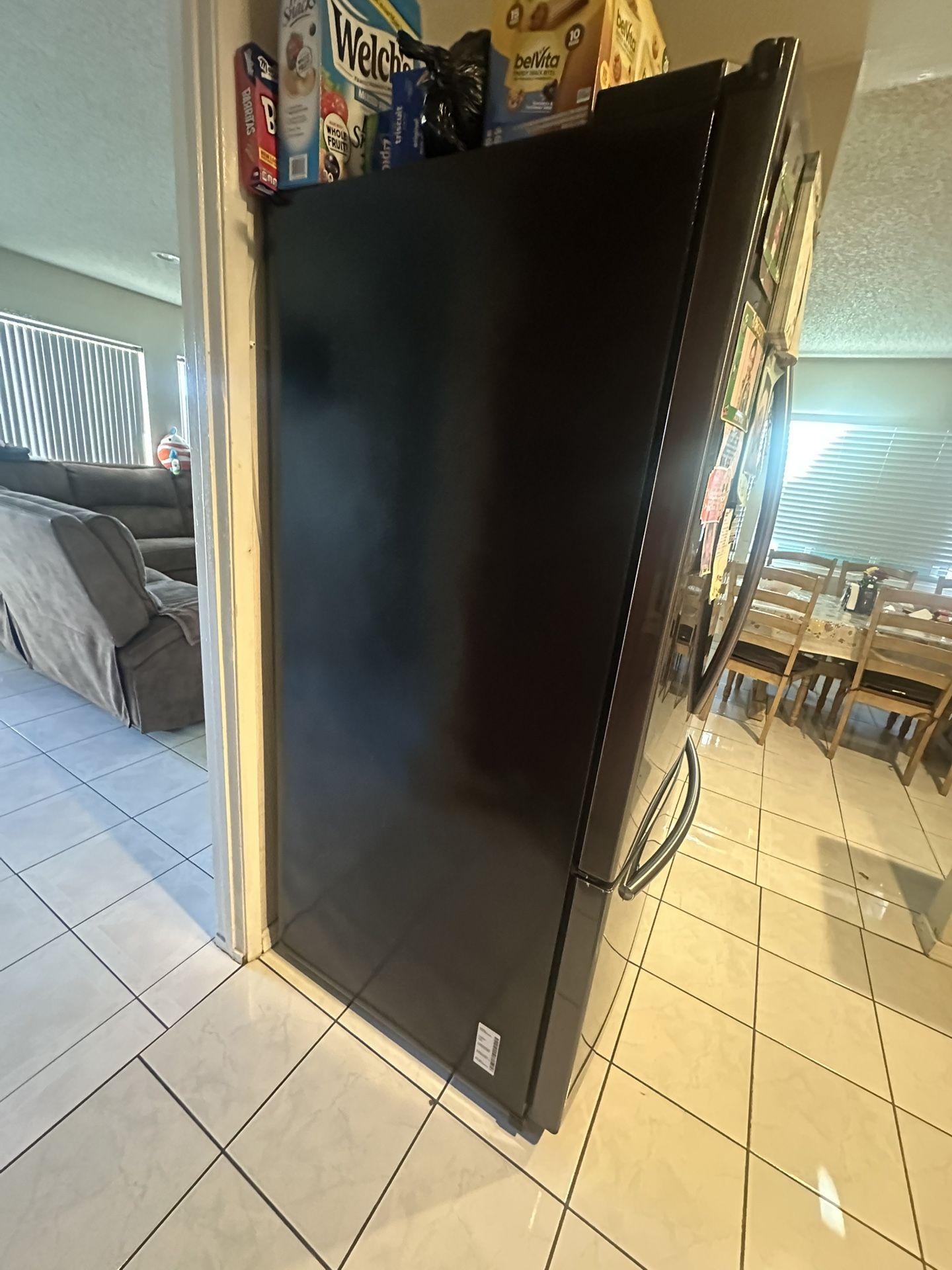 Selling Samsung Refrigerator 