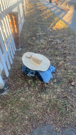 Free hat and pants. Women