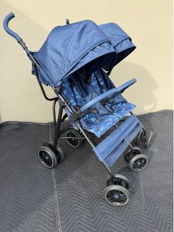 New built Baby Gap double stroller / side by side stroller
