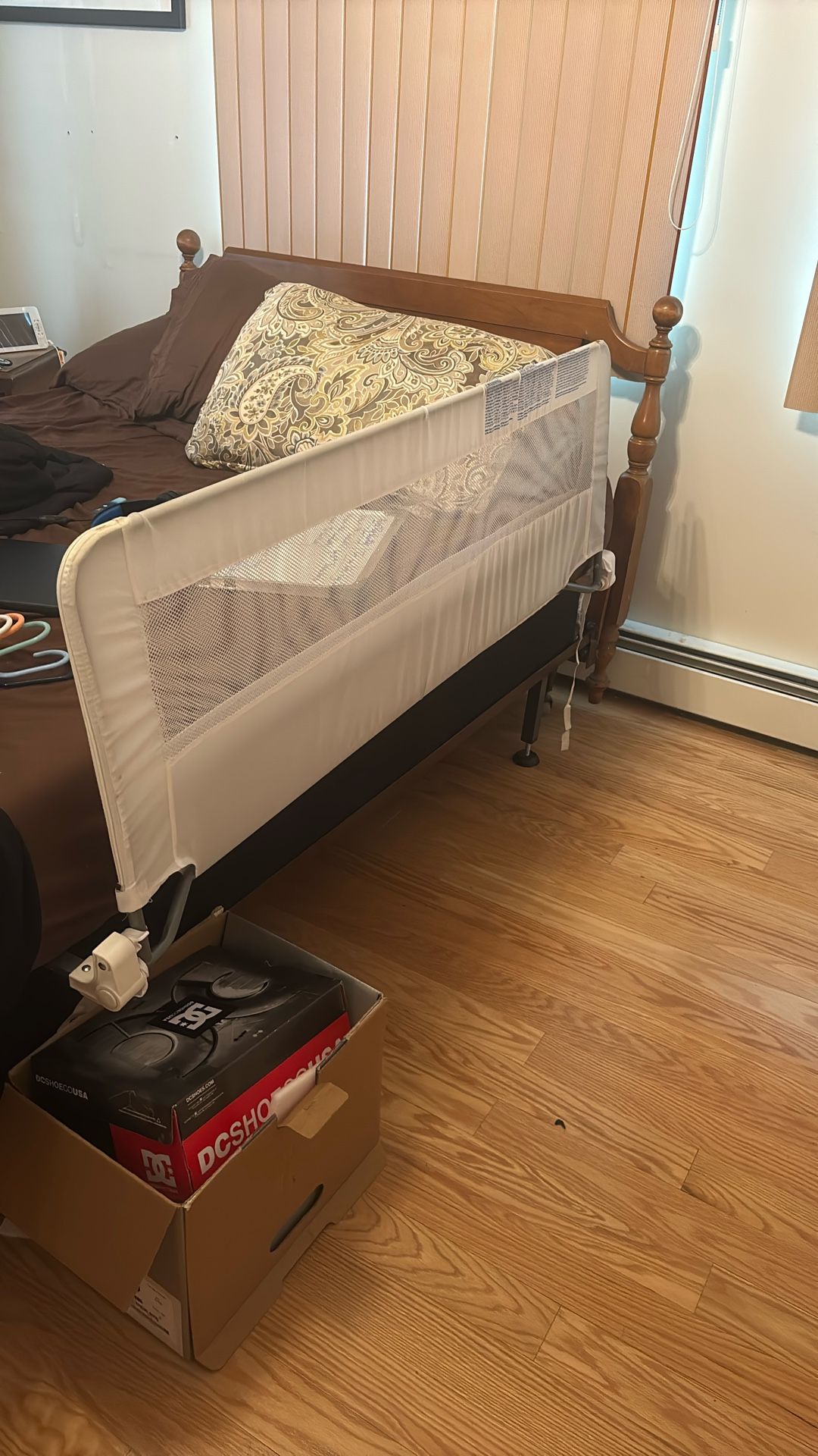 Bed toddler rail