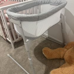 Brand New Baby Bassinet – Never Used
