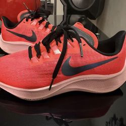 Nike woman’s size 5