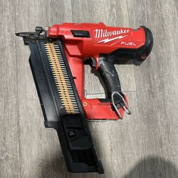 Milwaukee Nail Gun M18