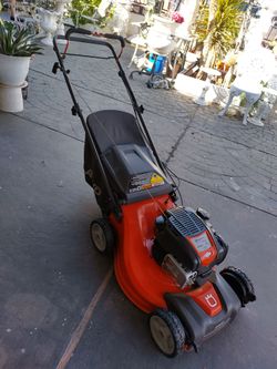 Maquina de cortar sacate en muy buenas condiciones