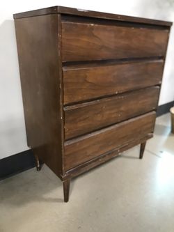 Mid century Walnut 4 drawer dresser