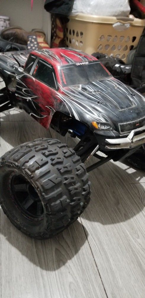 Traxxas revo 3.3 Big Block