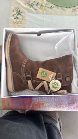 Boots White Mountain Heritage Collection Puzzle Box