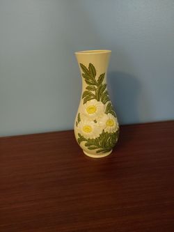 Daisy Holland Vase