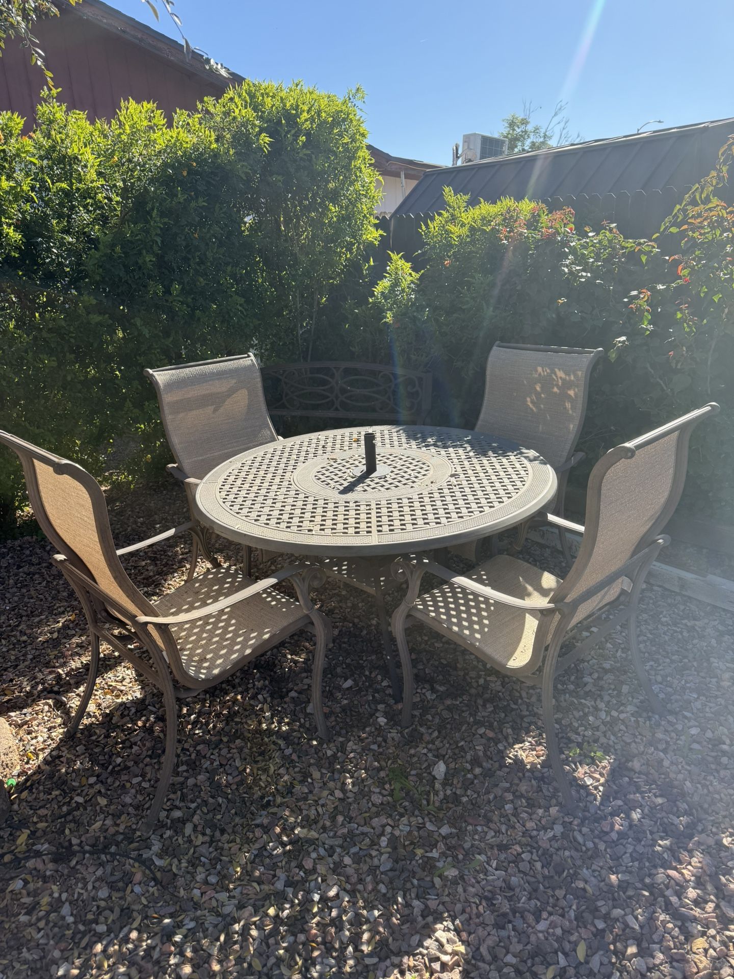 Outdoor Patio Set. 4 Chairs And Cushions