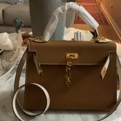 Beautiful, Luxurious Leather Bag Brand New Never Used