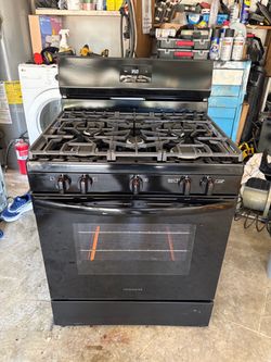 FRIGIDAIRE GALLERY GAS STOVE BLACK 5 BURNERS ESTUFA DE GAS MUY BUENA