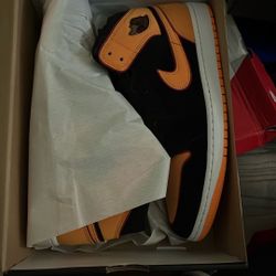 Air Jordan 1 Mid Fat Tongue Black Orange Exclusive Color Size 11.5 🔥🔥💧💧