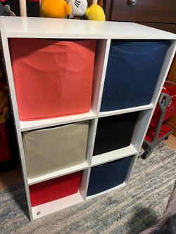 6 cube rack with cubes.