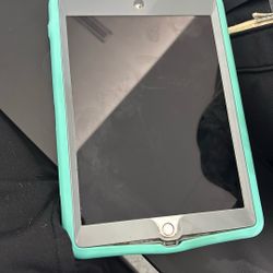 iPad 6th Generation Works Perfect 