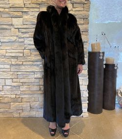 Authentic Mink Fur Coat Black Women’s 6k Retail Like new!