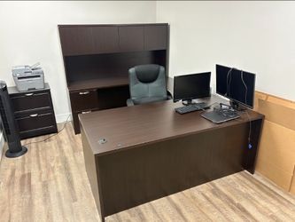 72" W x 101" D Executive U-Shaped Desk with Storage – $600 📦 Florida